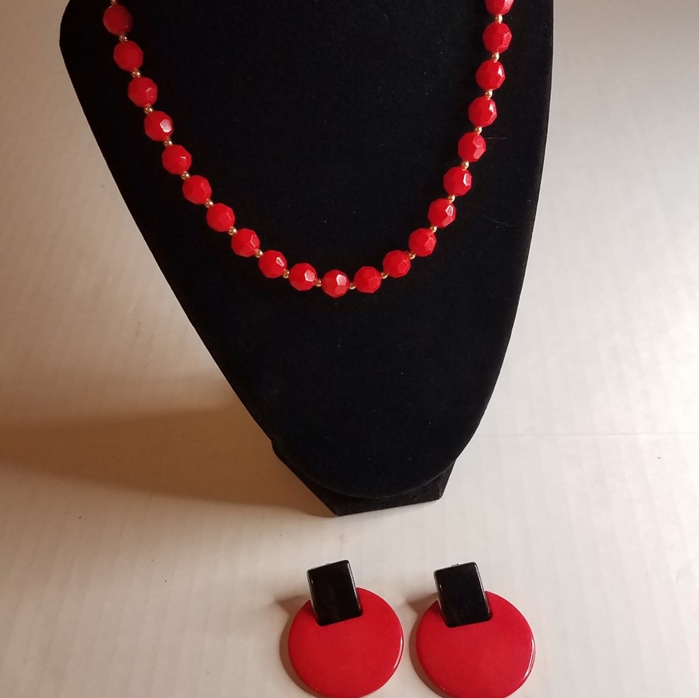 Red plastic jewelry j4